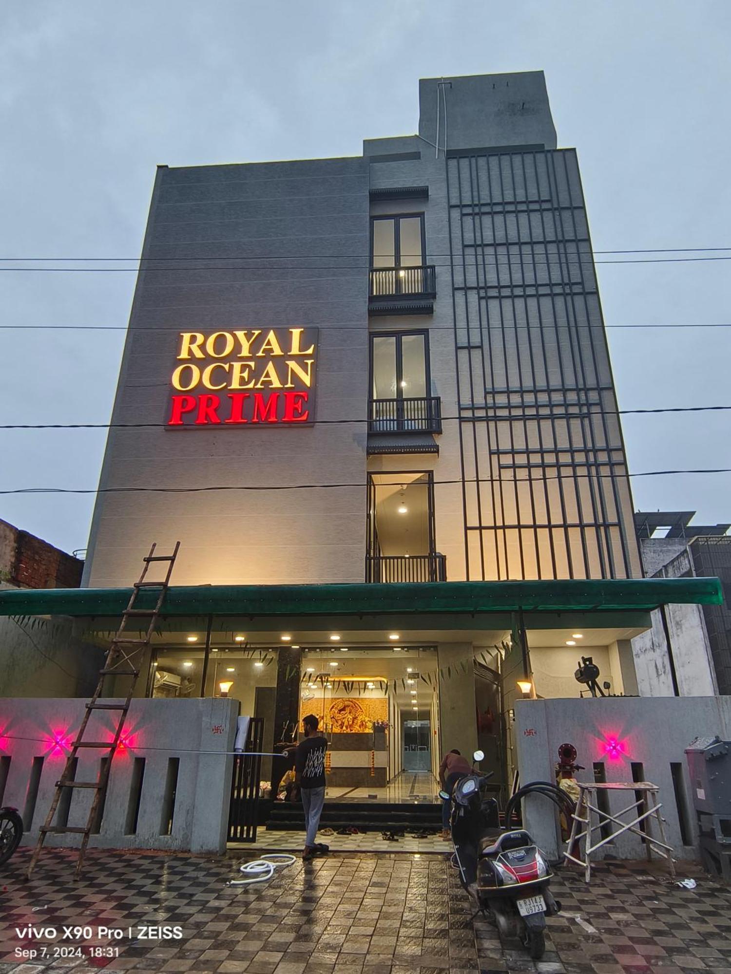 Hotel Royal Ocean Prime Džajpur Exteriér fotografie